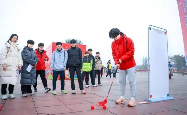 周鹏因伤无缘男篮世界杯 中国队集训名单还剩12人