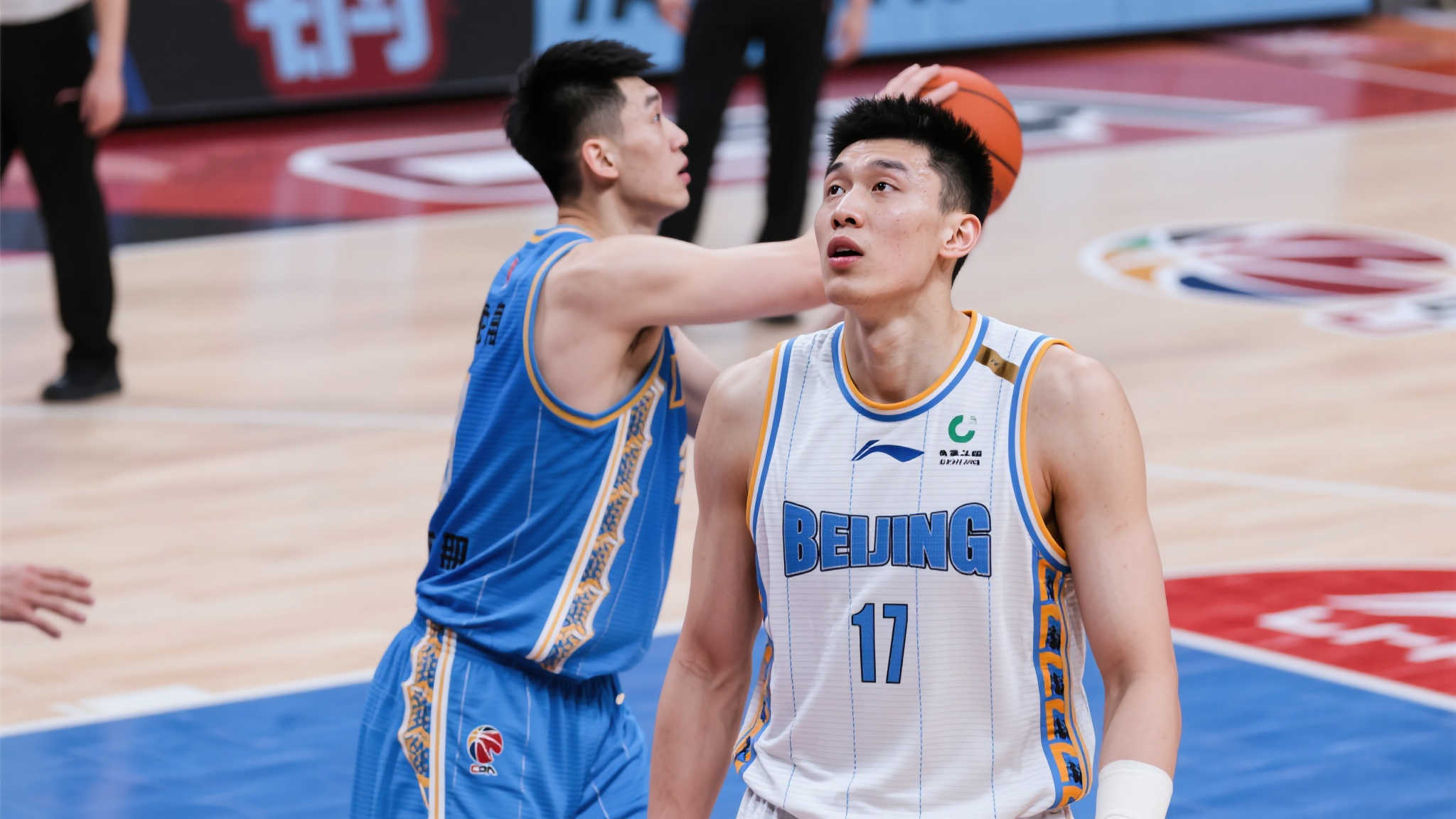 英超晒范迪克红军300场数据：206胜53平41负，助球队零封119场.